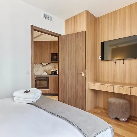 Sublime 3 Bedrooms Center Of By Prestige Apartment Paris