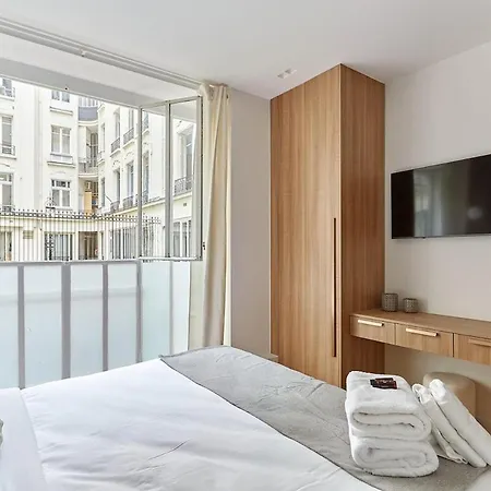 Sublime 3 Bedrooms Center Of By Prestige Apartment *